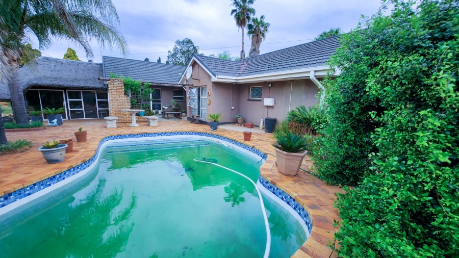 4 Bedroom Property for Sale in Stilfontein Ext 4 North West